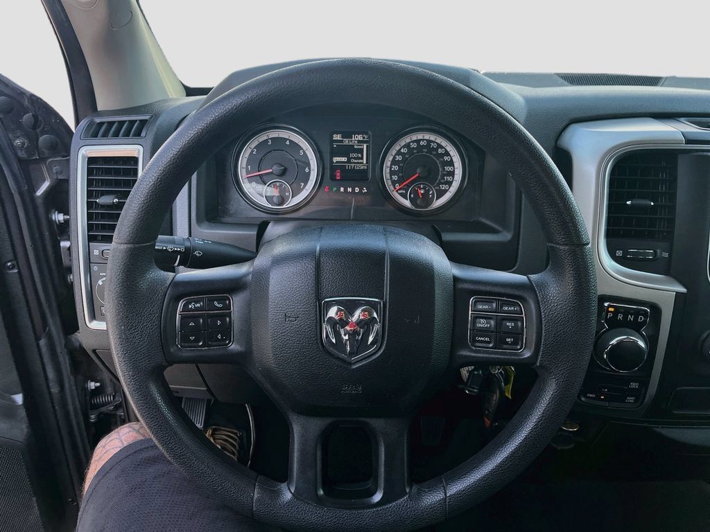 Used 2020 RAM 1500 Classic SLT AWD/4WD image 11