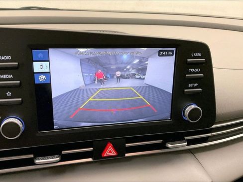 Certified 2025 Hyundai Elantra Sport image 20