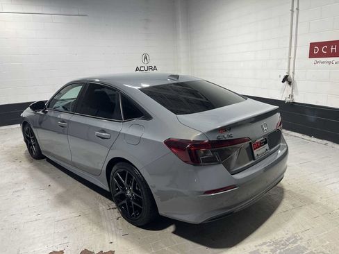 Used 2025 Honda Civic Sport image 4