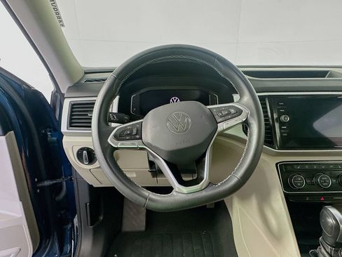 Used 2022 Volkswagen Atlas SE w/ Black Wheel Package AWD/4WD image 11