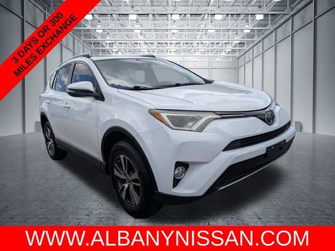 Used 2018 Toyota RAV4 XLE FWD image 1