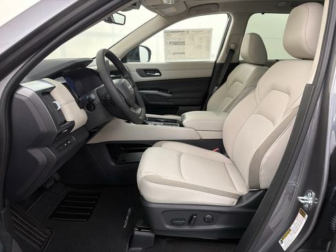 New 2026 Nissan Pathfinder SL w/ SL Premium Package FWD image 14