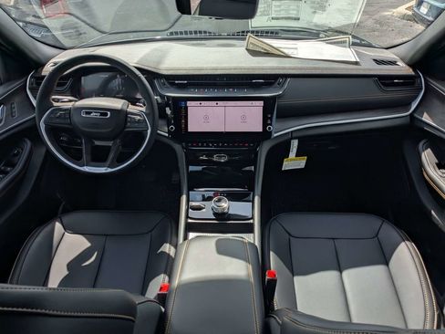New 2026 Jeep Grand Cherokee Limited AWD/4WD image 15