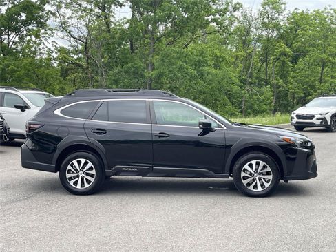 Certified 2025 Subaru Outback AWD/4WD image 6