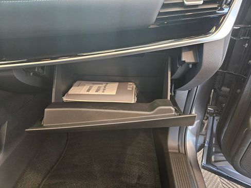 Certified 2025 Nissan Rogue SL image 30