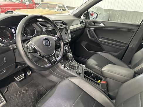 Used 2020 Volkswagen Tiguan SE R-Line image 12