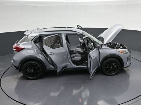 Used 2022 Nissan Kicks SR w/ Premium Package FWD image 39