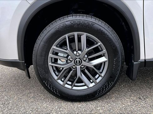 Used 2025 Nissan Rogue S image 7