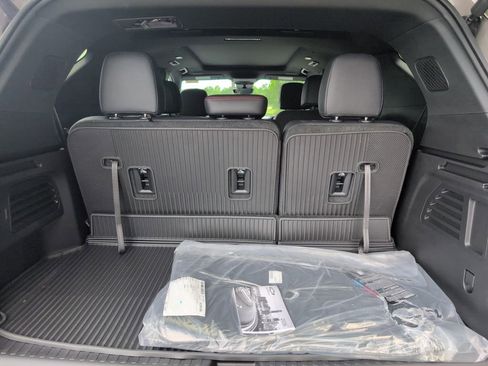 New 2026 Chevrolet Traverse Z71 w/ Driver Confidence Package AWD/4WD image 5