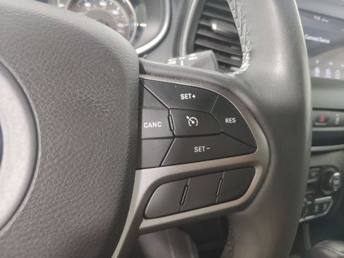 Used 2021 Jeep Cherokee Latitude Plus w/ Sun & Sound Group image 26