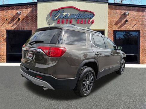 Used 2019 GMC Acadia SLT image 3