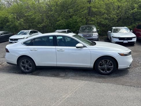 Used 2023 Honda Accord EX image 19