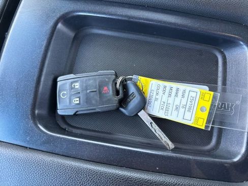 Used 2016 GMC Sierra 1500 SLE w/ SLE Value Package image 32