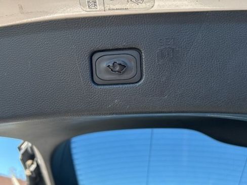 Used 2019 Ford Edge Titanium w/ Equipment Group 301A AWD/4WD image 14