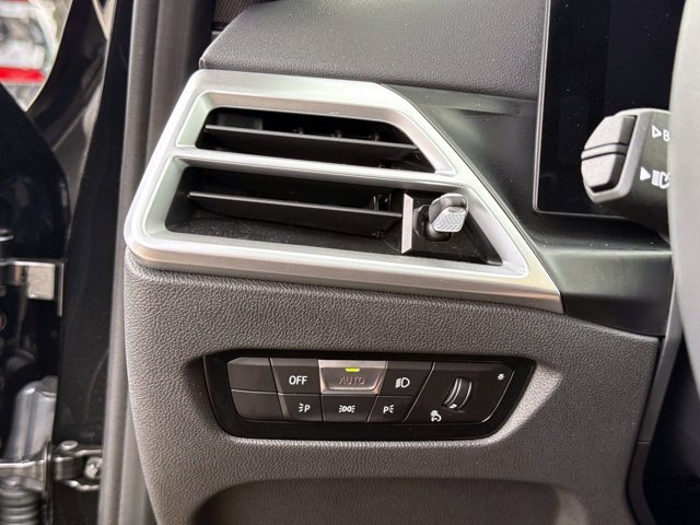 Used 2025 BMW M340i w/ Premium Package RWD image 33