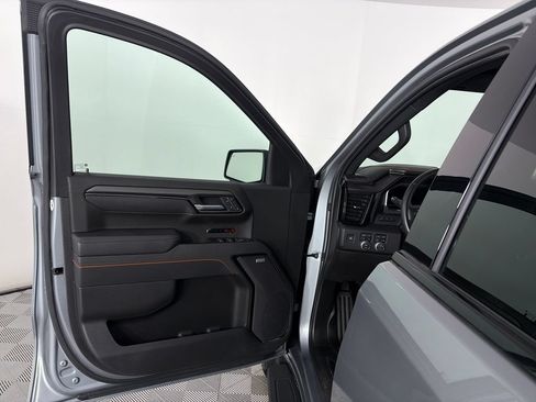 Used 2025 GMC Sierra 1500 AT4 w/ Technology Package AWD/4WD image 10