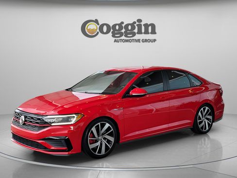 Used 2019 Volkswagen Jetta GLI image 2