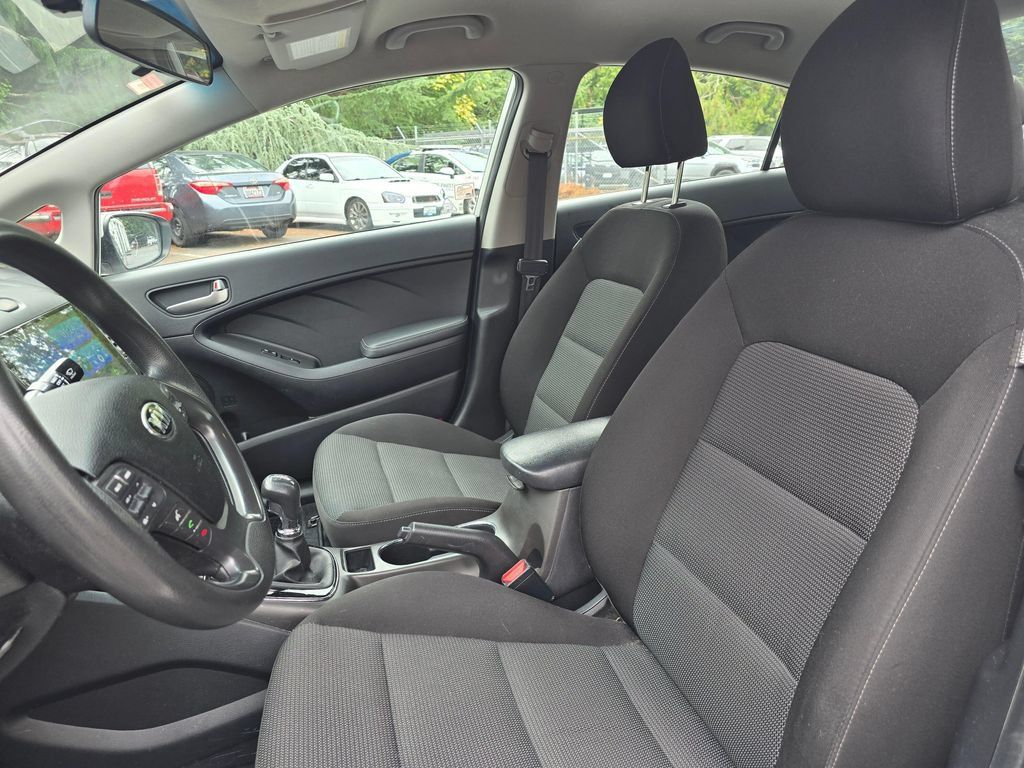 Used 2017 Kia Forte LX FWD image 12