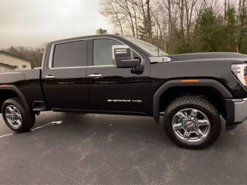 New 2026 GMC Sierra 3500 SLT image 2