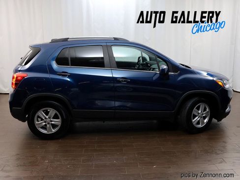 Used 2020 Chevrolet Trax LT w/ LT Convenience Package FWD image 6