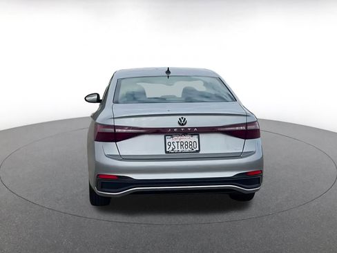 Used 2025 Volkswagen Jetta SE image 12