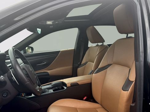 Used 2019 Lexus ES 350 w/ Premium Package FWD image 3