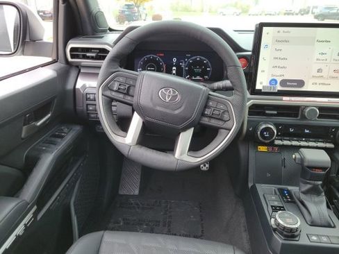 Used 2025 Toyota Tacoma TRD Sport w/ TRD Sport Premium Package image 13