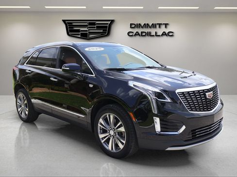 Certified 2025 Cadillac XT5 Premium Luxury FWD image 3