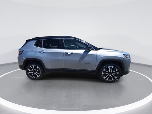 Used 2024 Jeep Compass Limited AWD/4WD image 9