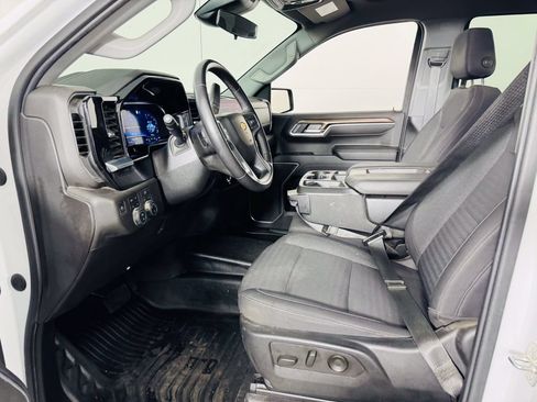 Used 2023 Chevrolet Silverado 1500 LT w/ Z71 Off-Road Package AWD/4WD image 5