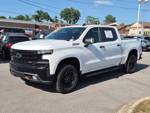 Used 2021 Chevrolet Silverado 1500 LT Trail Boss w/ Convenience Package II AWD/4WD image 4
