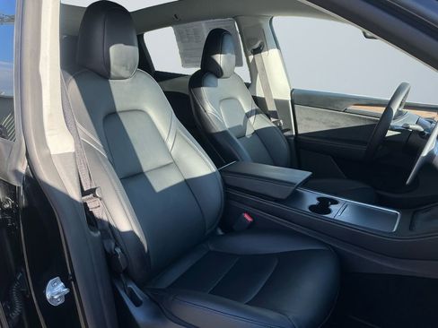 Used 2024 Tesla Model Y Long Range image 16