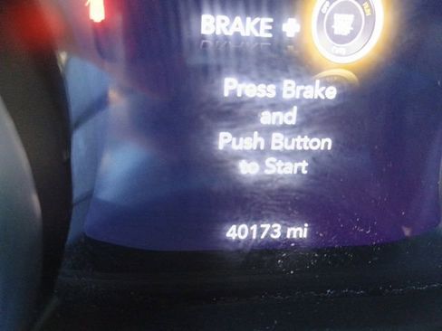 Used 2022 Jeep Wrangler Unlimited Sahara w/ LED Lighting Group image 27