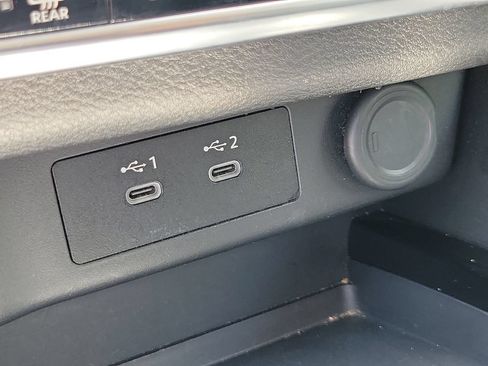 Used 2025 Nissan Rogue SV FWD image 28