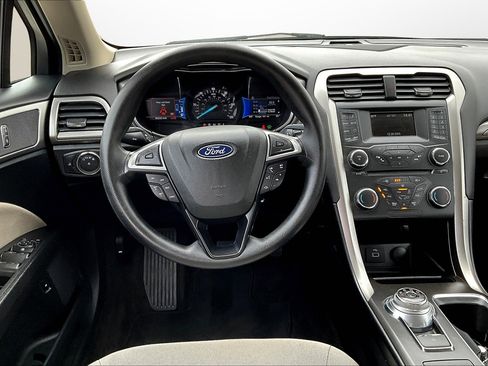 Used 2018 Ford Fusion S image 5