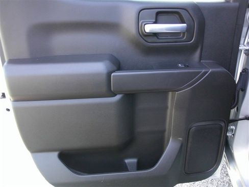 Used 2022 Chevrolet Silverado 1500 Custom Trail Boss w/ LPO, Dark Essentials Package AWD/4WD image 18