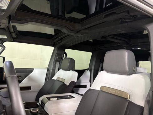 Used 2025 GMC Hummer EV 3X image 17