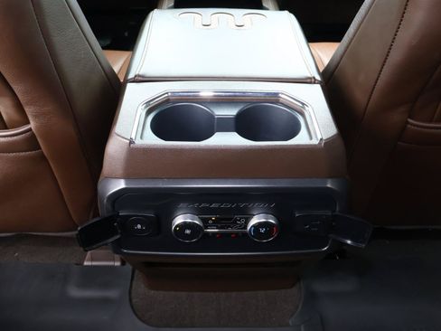 Used 2024 Ford Expedition King Ranch RWD image 14