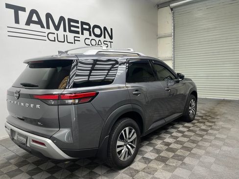 Used 2025 Nissan Pathfinder SL FWD image 7