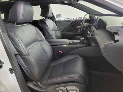 Used 2022 Lexus LS 500 AWD w/ Luxury Package image 22