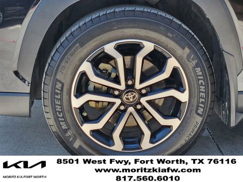 Used 2024 Toyota Corolla Cross AWD Hybrid image 9