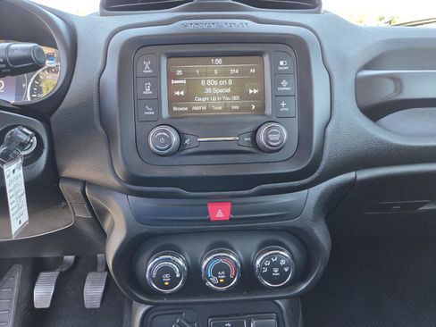 Used 2016 Jeep Renegade Sport w/ Power & Air Group FWD image 25