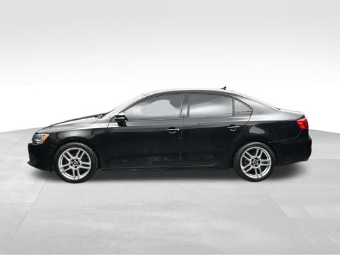 Used 2014 Volkswagen Jetta SE FWD image 2