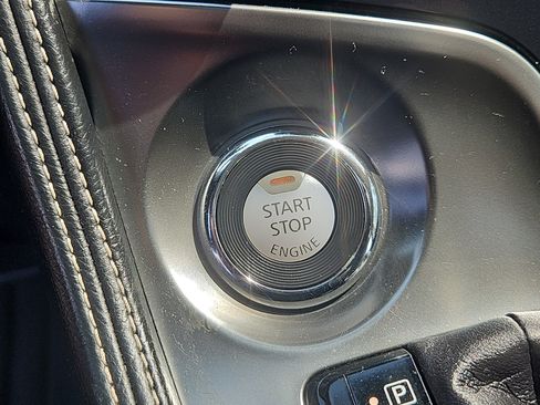 Used 2023 Nissan Maxima Platinum w/ Sport Mat Group FWD image 17