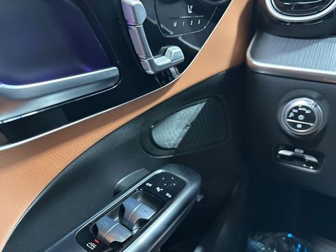 Used 2025 Mercedes-Benz C 300 4MATIC Sedan image 19