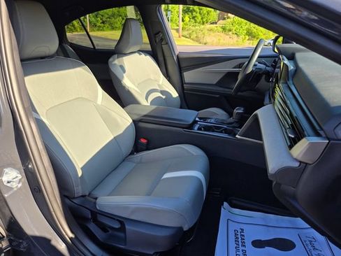 Used 2025 Toyota Camry SE w/ Convenience Package FWD image 25