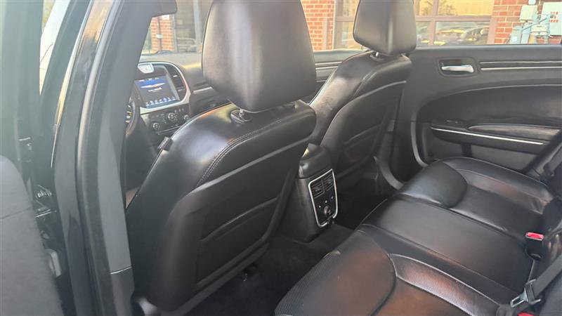 Used 2014 Chrysler 300 C AWD/4WD image 10