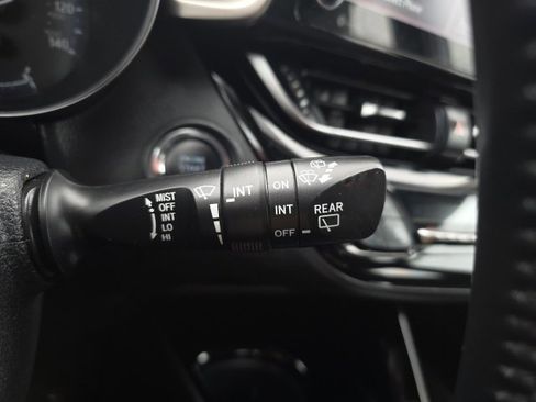 Used 2022 Toyota C-HR Limited image 13