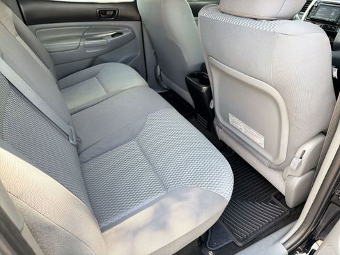 Used 2014 Toyota Tacoma 4x4 Double Cab w/ SR5 Package image 26