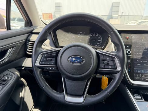 Used 2024 Subaru Outback Premium AWD/4WD image 7